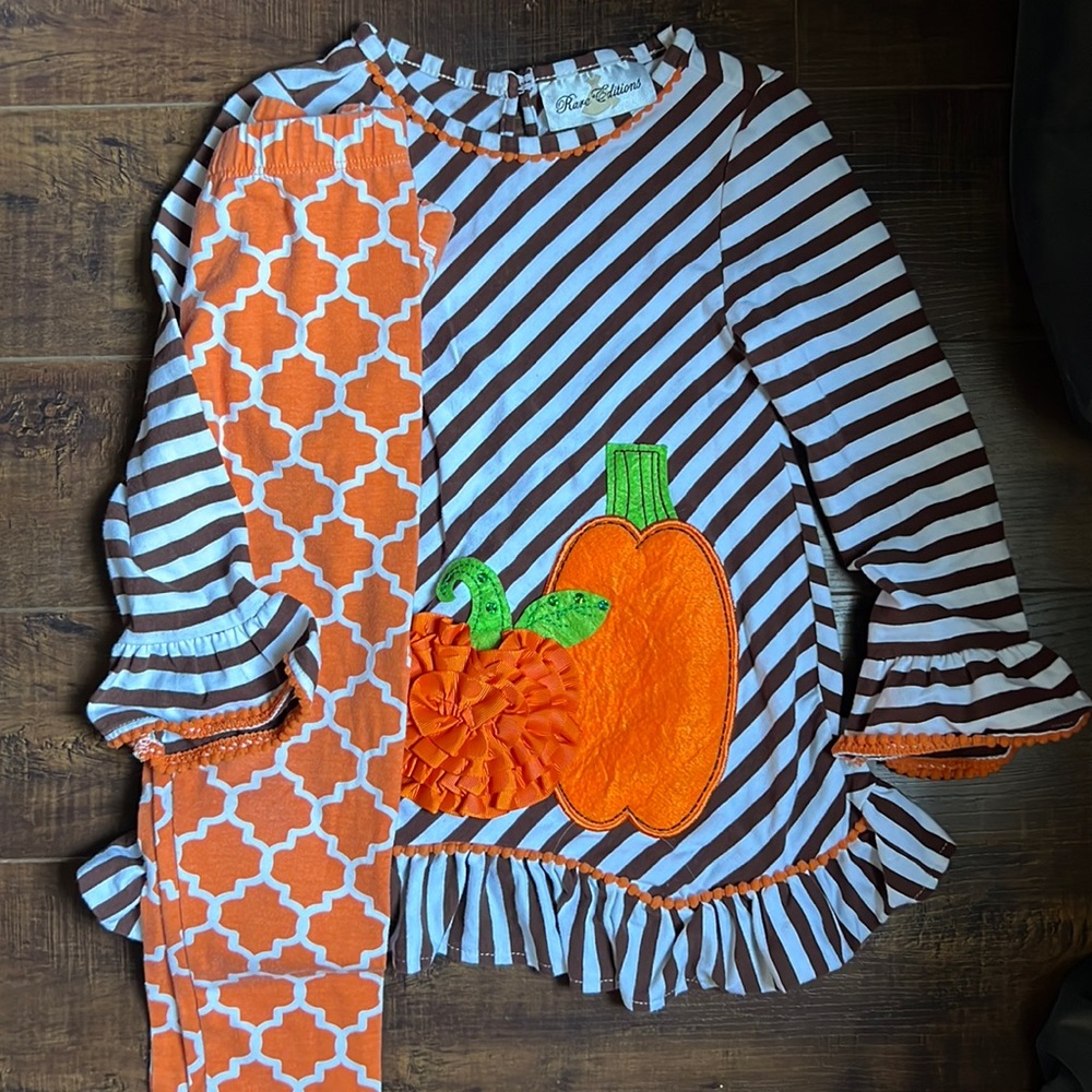 🔥🔥7 for $20🔥🔥 Dillards Rare Edition pumpkin outfit